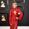 Carrie Underwood de YAS Couture na 59ª edição do Grammy Awards, em Los Angeles, Estados Unidos, neste domingo, 12 de fevereiro de 2017