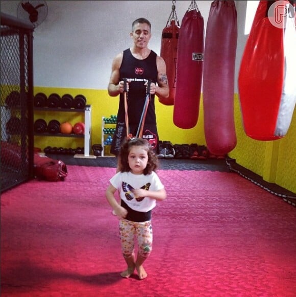 Tânia Mara posta foto da filha, Maysa, praticando muay thai, em 11 de janeiro de 2013