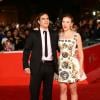 Scarlett Johansson e Joaquin Phoenix posam no tapete vermelho do Festival de Cinema de Roma