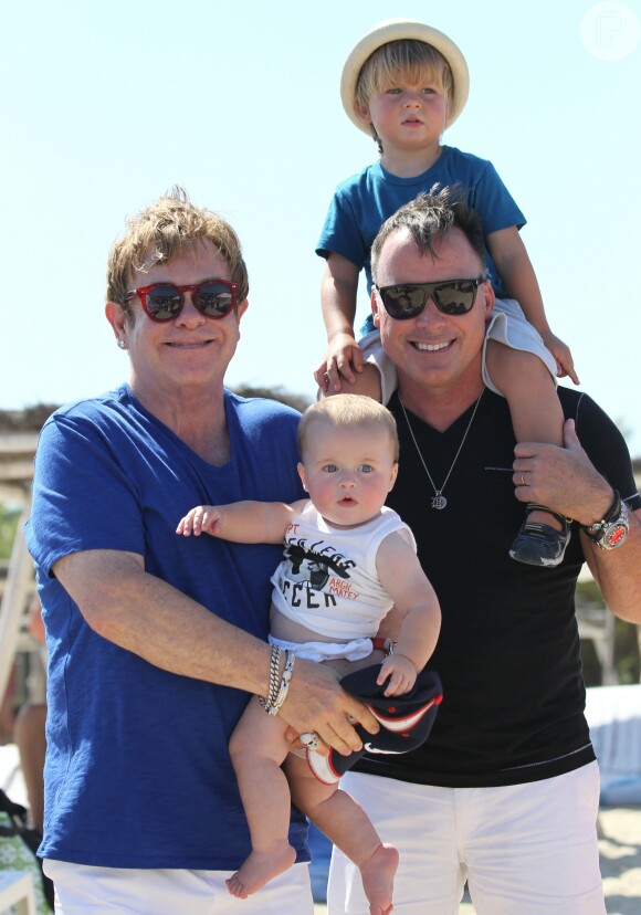 Elton John e David Furnish são pais de Zachary e Elijah