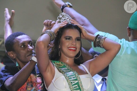Mariana Rios é coroada como rainha de bateria da Mocidade Independente de Padre Miguel, na quadra da escola, em Padre Miguel, Zona Oeste do Rio, em 15 de fevereiro de 2014