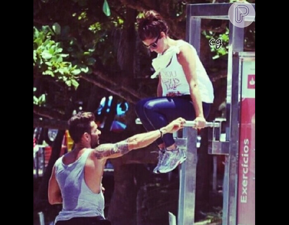 Giovanna Antonelli pratica Crossfit para manter boa forma: 'Crossfit nosso de cada dia', postou a atriz em seu perfil na rede social