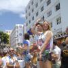 Danielle Winits se solta e dança muito no Carnaval do Recife, Pernambuco