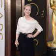 Meryl Streep, que concorria a estatueta por sua atuação em "Album de Família", vestiu um Lanvin branco e preto