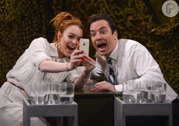 Lindsay Lohan tira foto selfie com Jimmy Fallon