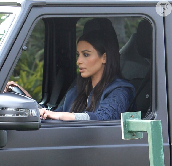 Kim Kardashian se envolve em acidente de carro em Los Angeles, nos Estados Unidos, em 11 de março de 2014