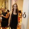 Nathalia Dill usa roupa preta para prestigiar evento de joalheria, em Curitiba