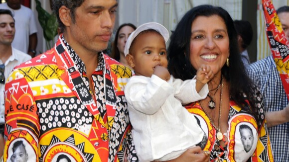 Regina Casé batiza o filho caçula em cerimônia ecumênica no Rio. Veja fotos