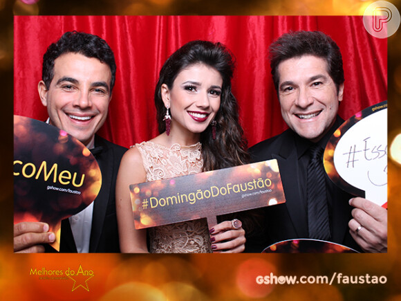 Anderson Di Rizzi, Paula Fernandes e Daniel na cabine fotográfica do Melhores do Ano, do 'Domingão do Faustão', em 16 de março de 2014