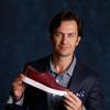 Gabriel Braga Nunes estrela campanha de marca de sapatos