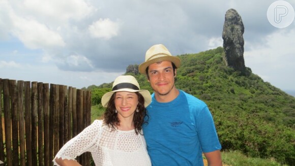 Mateus Solano passou férias com a mulher, Paula Braun, em Fernando de Noronha, Pernambuco