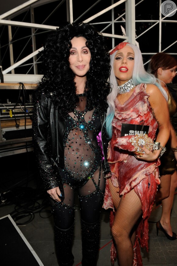 Lady Gaga usou um vestido de carne durante o Video Music Awards 2010