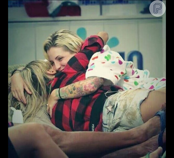 Clara e Vanessa vivem um romance no BBB14, Big Brother Brasil