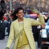 Michelle Obama comemora a posse de Obama, em 2009, com um look da estilista cubana Isabel Toledo
