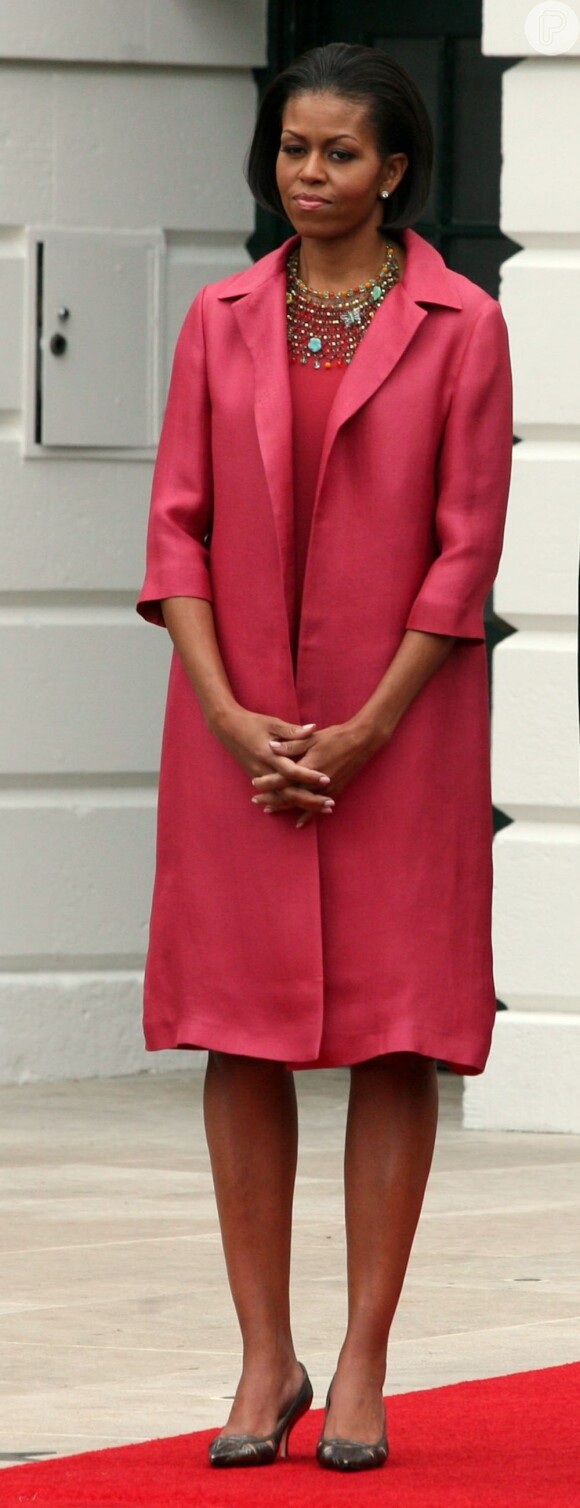 Michelle Obama escolheu um modelo rosa para receber o presidente do México Felipe Calderon e sua mulher, Margarita Zavala, na Casa Branca, em 2010