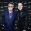 Cantor Elton John e o produtor David Furnish vão selar união na Grã-Bretanha, país acaba de legalizar o casamento gay