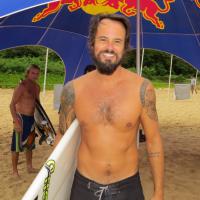 Paulinho Vilhena é eleito embaixador do surf, mas fica em último lugar em prova