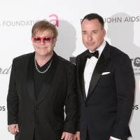 Elton John pagou R$ 65 mil para mãe de aluguel que gerou seu caçula, Elijah