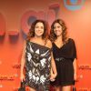 Looks dos famosos na festa 'Vem aí', da TV Globo: Daniela Mercury e a mulher, Malu Verçosa, foram de pernas de fora e sandálias parecidas