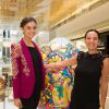Sophie Charlotte e Emanuelle Araújo participam da inauguração da exposição de esculturas de ovos de páscoa gigantes, no shopping JK Iguatemi, em São Paulo, em 3 de abril de 2014