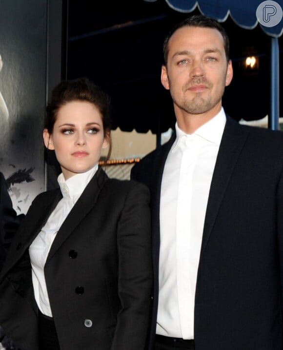 Kristen Stewart traiu Robert Pattinson com Rupert Sandres