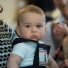 O macacão usado por Príncipe George durante um evento na Nova Zelândia teve as vendas online impulsionadas depois que o bebê vestiu durante um evento na Nova Zelândia