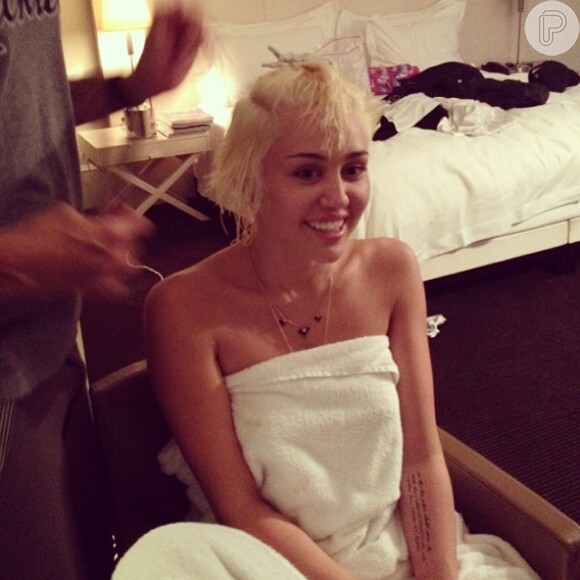 Miley Cyrus publica foto de quando mudou seu visual radicalmente