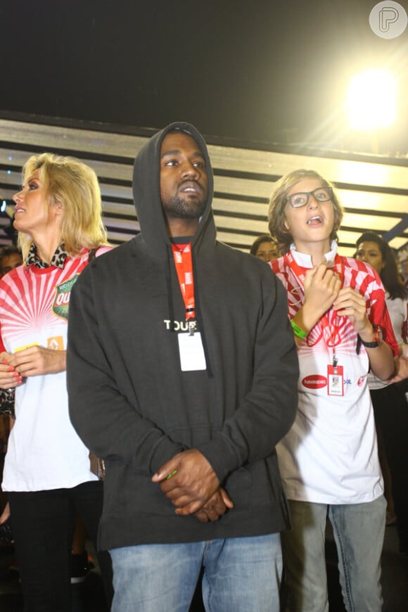 Durante a sua passagem pelo Brasil, Kanye assistiu ao desfile das escolas de samba na Marquês de Sapucaí, no Rio de Janeiro