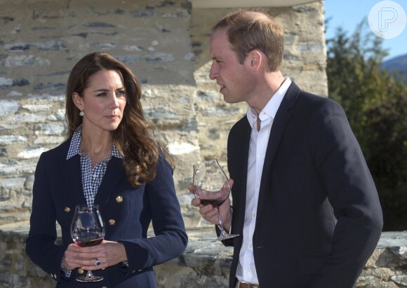 O príncipe e a duquesa visitaram em uma vinícola no país