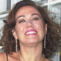 'Falso Brilhante': Lilia Cabral capricha na maquiagem para viver vilã em novela