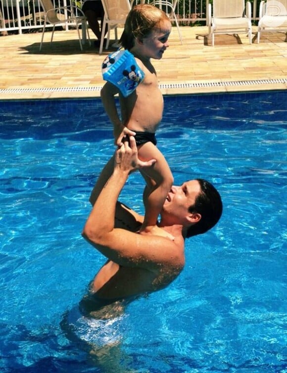 O paizão Jonatas Faro com seu filho, Guy, fruto do seu relacionamento com a atriz Daniele Winits