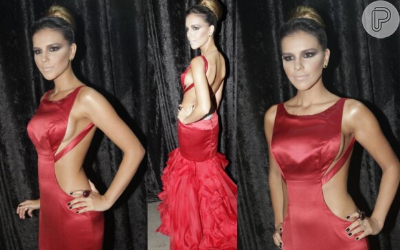 Mariana Rios foi a sensação do Baile de Carnaval da Vogue, com um vestido de Lethicia Bronstein, em 24 de janeiro de 2013