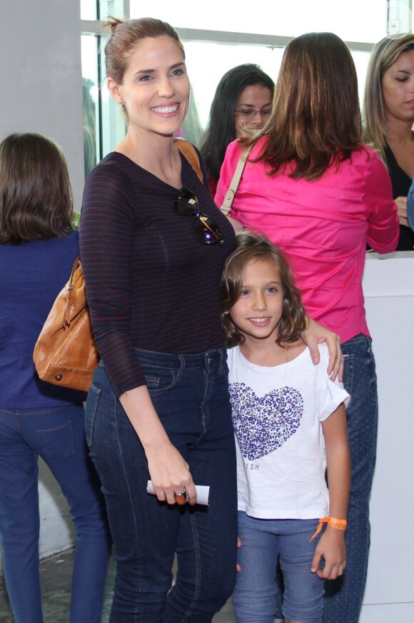 Rafaela Mandelli também aproveitou o feriado com a filha, Catarina, no 'Disney on Ice'