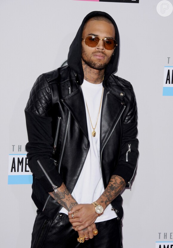 Chris Brown pode ficar preso até junho deste ano aguardando julgamento