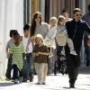 Angelina Jolie e Brad Pitt são pais de Maddox (12 anos), Pax (9), Zahara (8), Shiloh (6) e Knox e Vivienne (4)