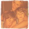 Carolina Dieckmann em um momento fofo com os filhos José e Davi