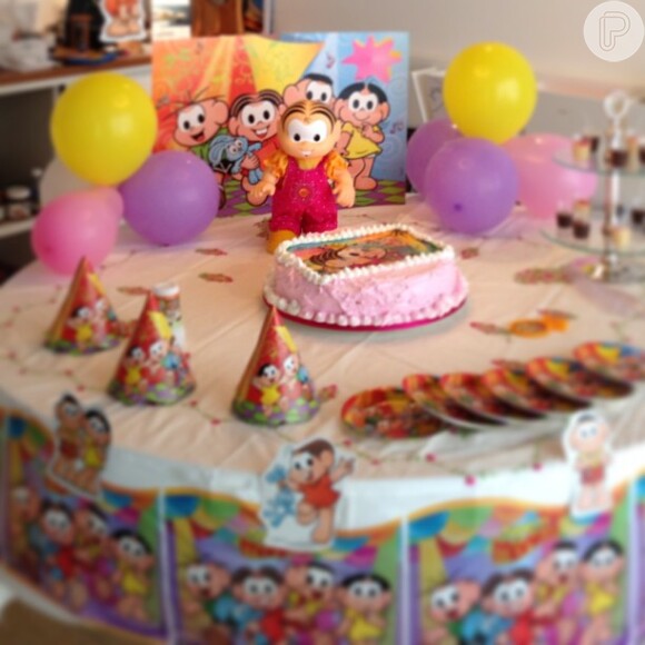 Angélica publica foto da primeira festa de Eva, um "mensário" de quatro meses, em 25 de janeiro de 2013