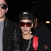 Justin Bieber deixa um restaurante em Los Angeles, após encontro com Selena