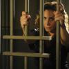 Com uma denúncia anônima de tráfico de bebês, Morena (Nanda Costa) consegue colocar Wanda (Totia Meirelles) na cadeia, em 'Salve Jorge'