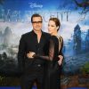 Angelina Jolie divulga 'Malévola' em Londres ao lado do marido, Brad Pitt
 