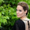 Angelina Jolie divulga 'Malévola' em Londres ao lado do marido, Brad Pitt