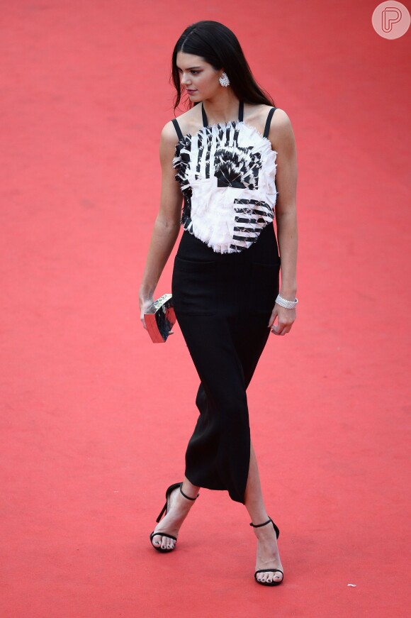 Kendall Jenner veste Chanel na cerimônia de abertura do Festival de Cannes 2014