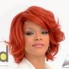 Para fechar esse mês de mudanças, Rihanna apareceu com os cabelos curtos novamente no Billboard Music Awards, no finalzinho de maio de 2011