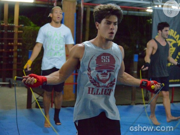 Arthur Aguiar está fazendo muay thai para ser protagonista de 'Malhação'