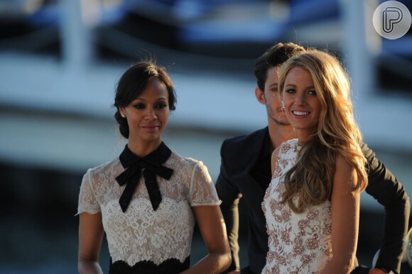 Blake Lively e Zoe Saldana participam do talk show francês 'Le Grand Journal' durante o Festival de Cannes 2014