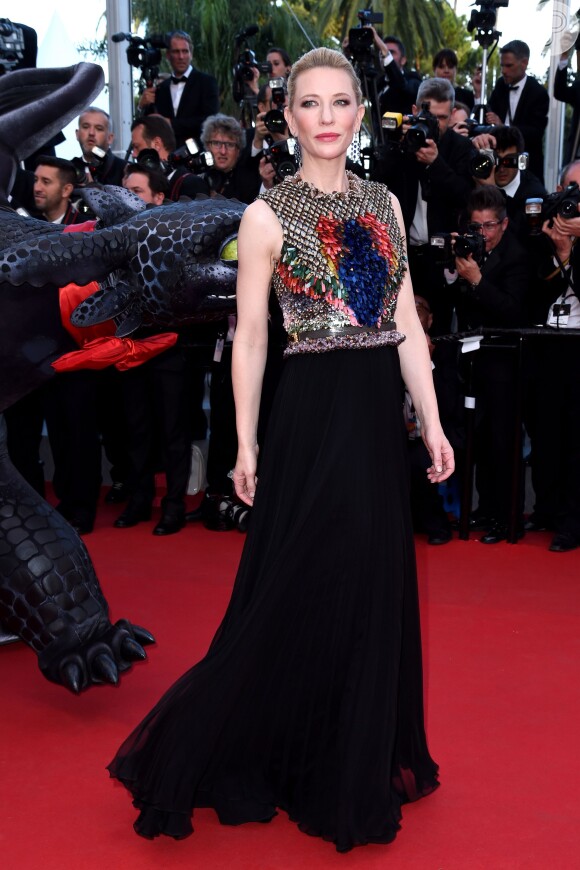 Cate Blanchett veste Givenchy na exibição de 'Como treinar seu dragão 2' no Festival de Cannes 2014