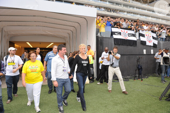 Xuxa vai a estádio paulista lançar a campanha de Mobilização Nacional Projeta Brasil em dia de inauguração da Arena Corinthians
