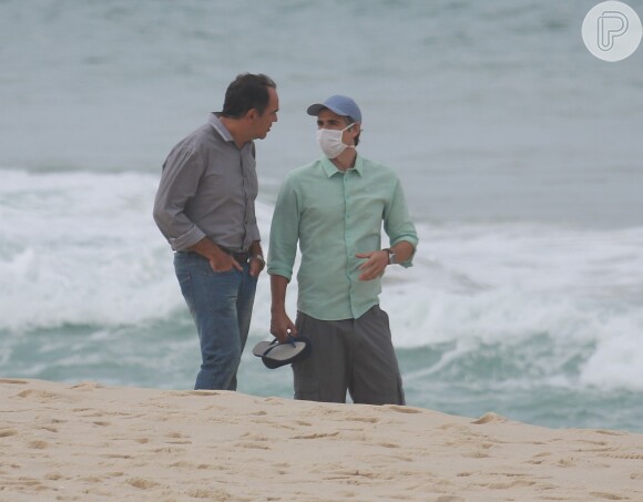 Reynaldo Gianecchini e Humberto Martins gravaram na areia