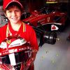 Pietro, filho de Giovanna Antonelli mostrando que é fã de Fórmula 1 
