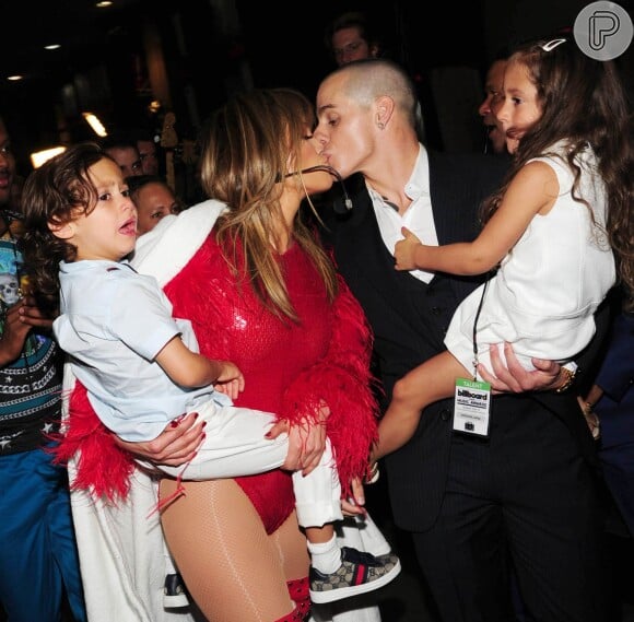 Jennifer Lopez é mãe de dois filhos, Max e Emme